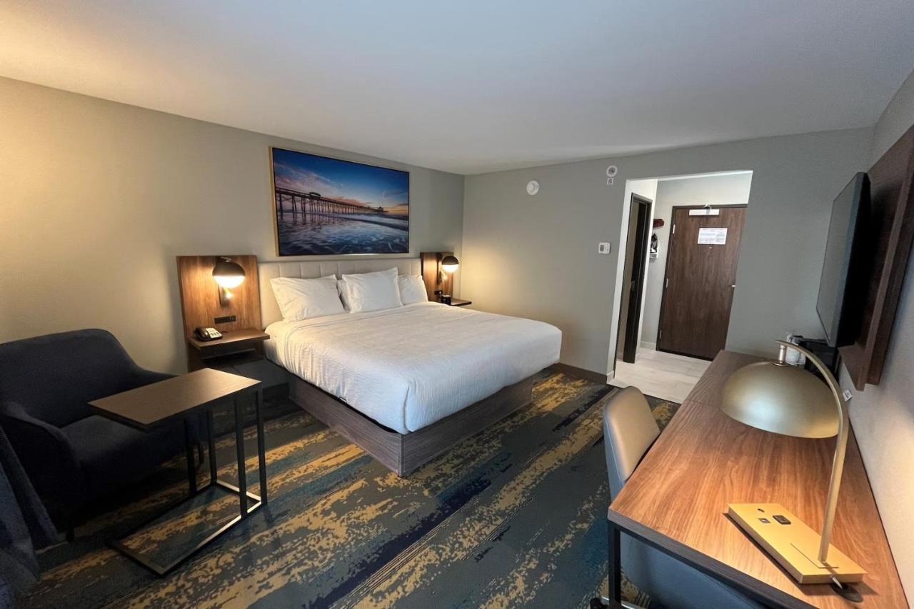 La Quinta Inn By Wyndham Columbia Ne / Fort Jackson Exterior photo